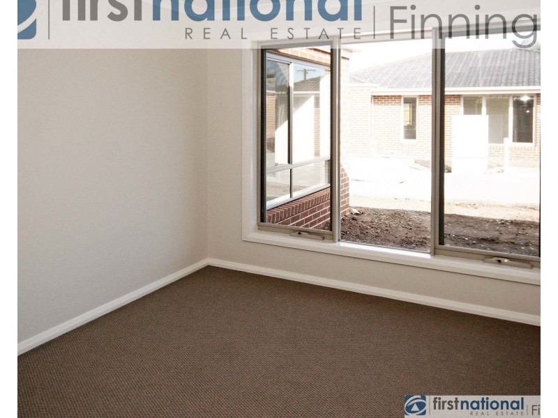 4/6-8 Walter Street, Cranbourne VIC 3977