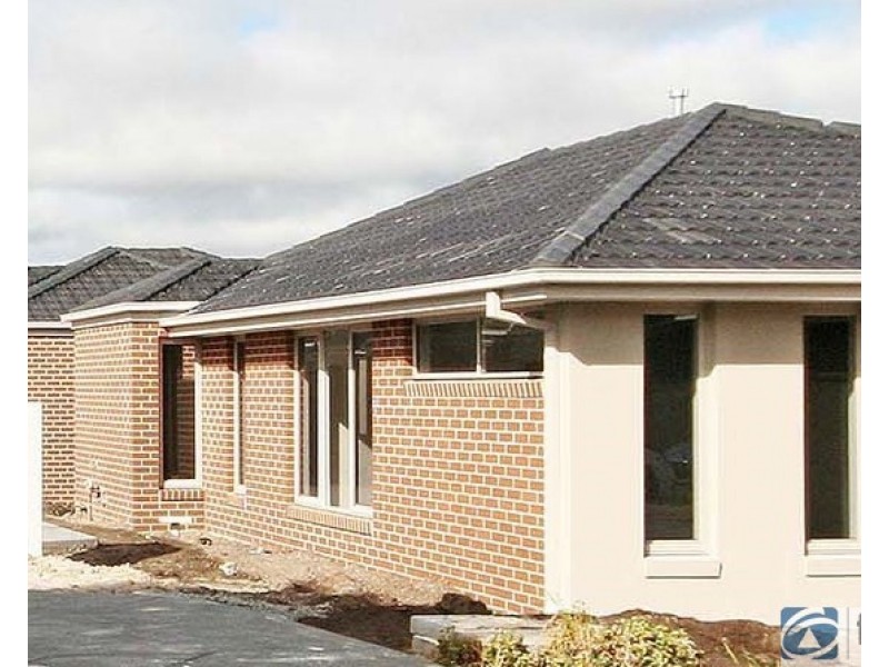 4/6-8 Walter Street, Cranbourne VIC 3977