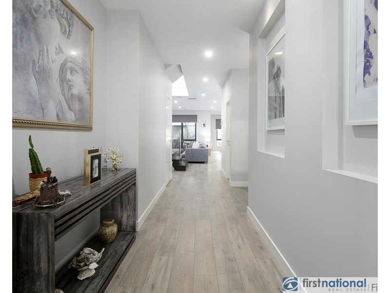 26 Hallyburton Drive, Clyde North VIC 3978