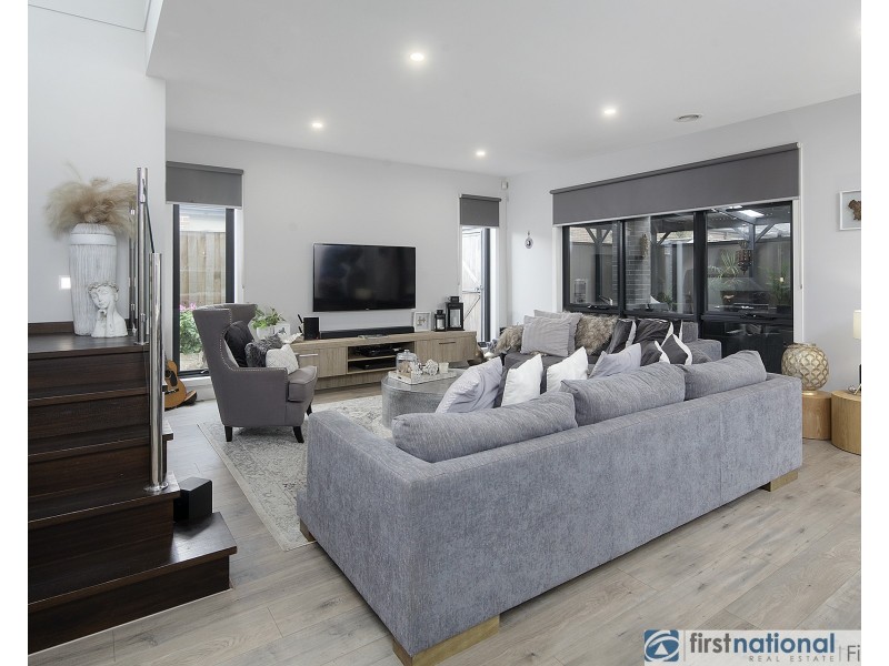 26 Hallyburton Drive, Clyde North VIC 3978