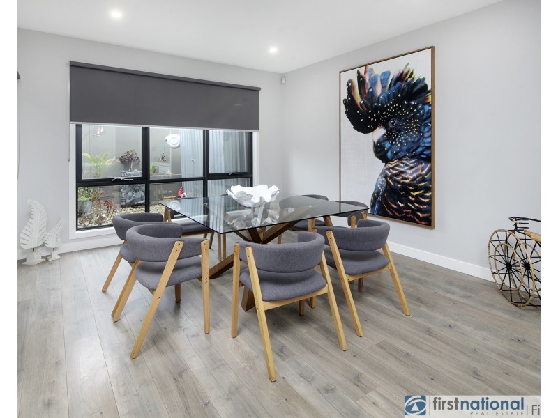 26 Hallyburton Drive, Clyde North VIC 3978