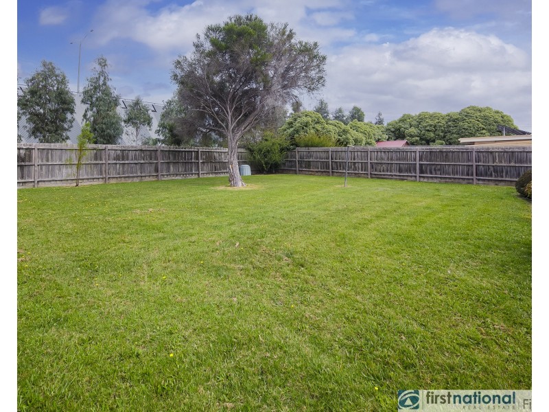 56 Endeavour Drive, Cranbourne North VIC 3977