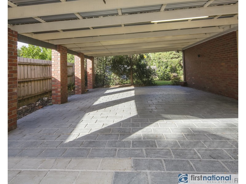18 Endeavour Drive, Cranbourne North VIC 3977