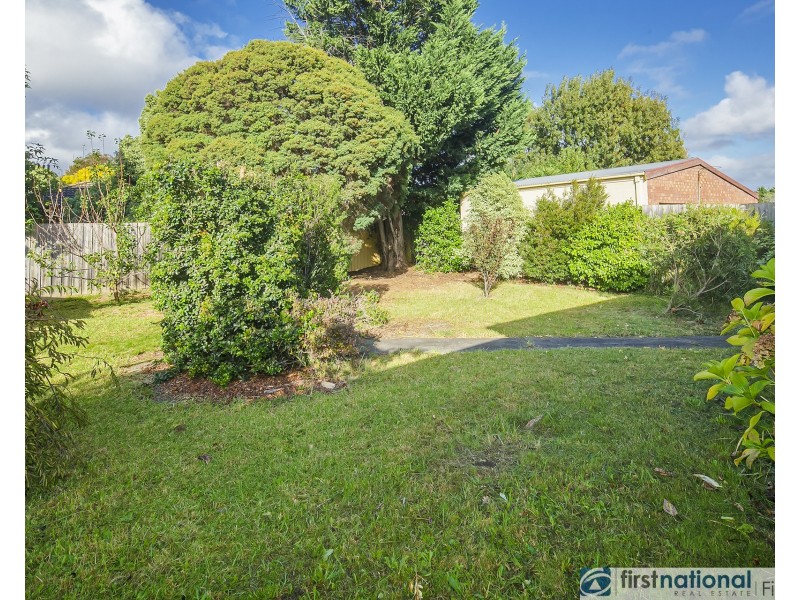 18 Endeavour Drive, Cranbourne North VIC 3977