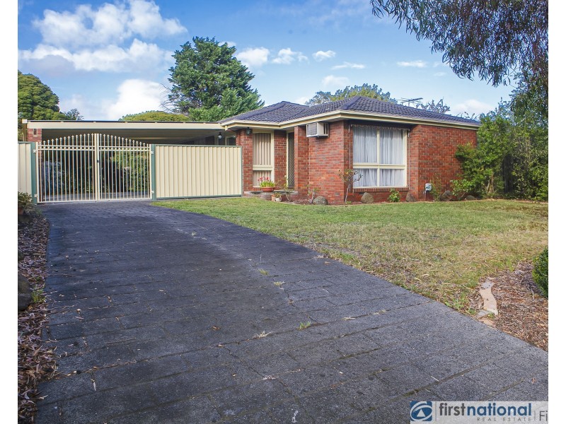 18 Endeavour Drive, Cranbourne North VIC 3977