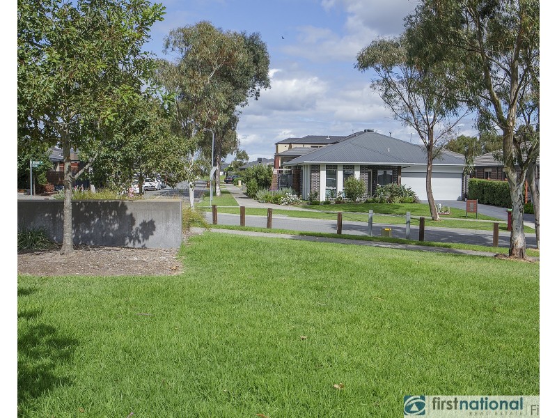 13 Nobel Drive, Cranbourne West VIC 3977