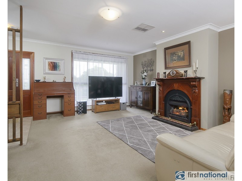 15 Rimfire Crescent, Cranbourne VIC 3977