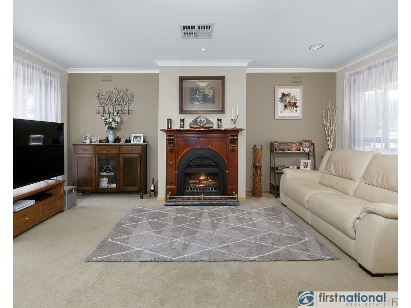 15 Rimfire Crescent, Cranbourne VIC 3977