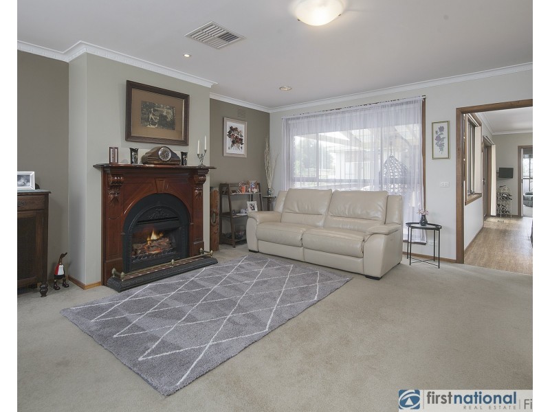 15 Rimfire Crescent, Cranbourne VIC 3977