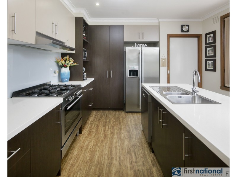 15 Rimfire Crescent, Cranbourne VIC 3977