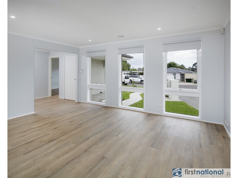 1/24 Damian Court, Cranbourne VIC 3977