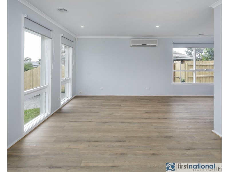 1/24 Damian Court, Cranbourne VIC 3977