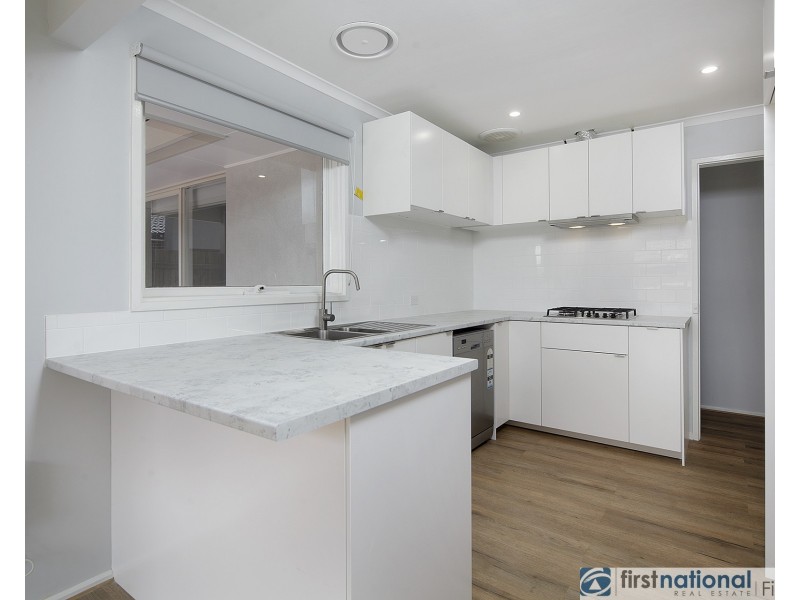 1/24 Damian Court, Cranbourne VIC 3977