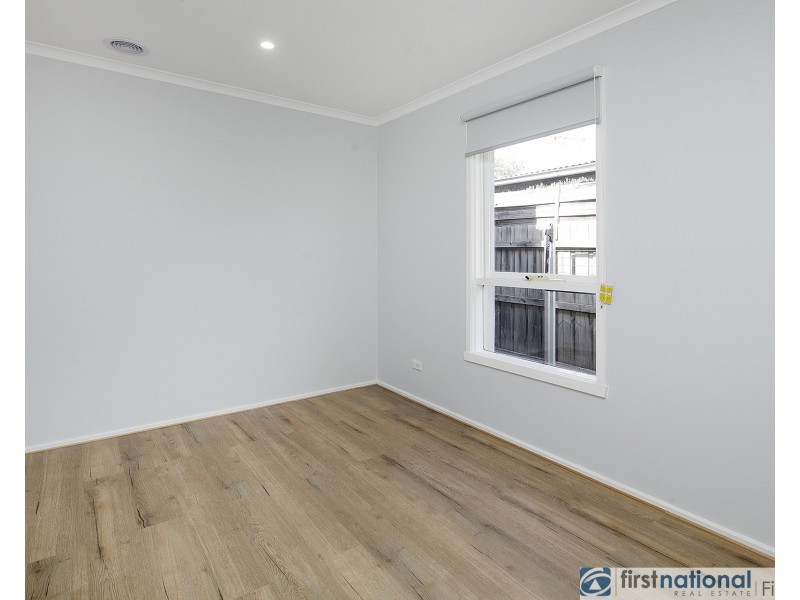 1/24 Damian Court, Cranbourne VIC 3977