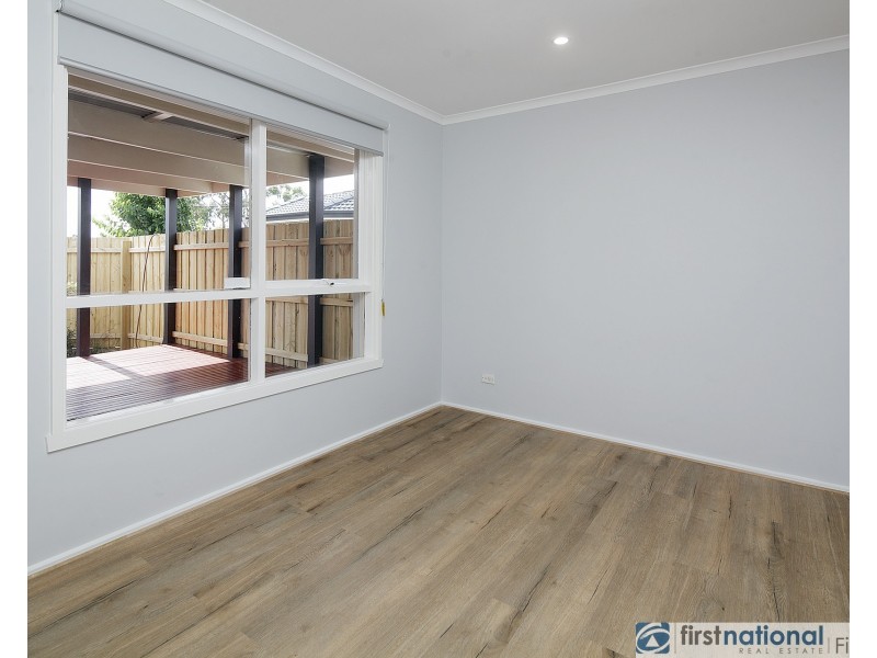 1/24 Damian Court, Cranbourne VIC 3977