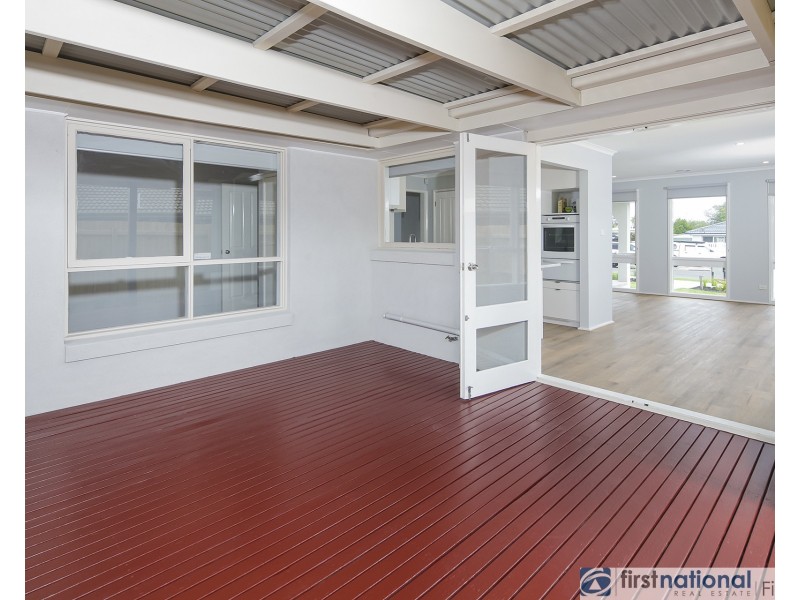 1/24 Damian Court, Cranbourne VIC 3977