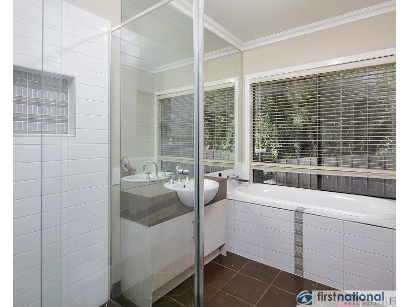 13 Ralron Court, Pakenham VIC 3810