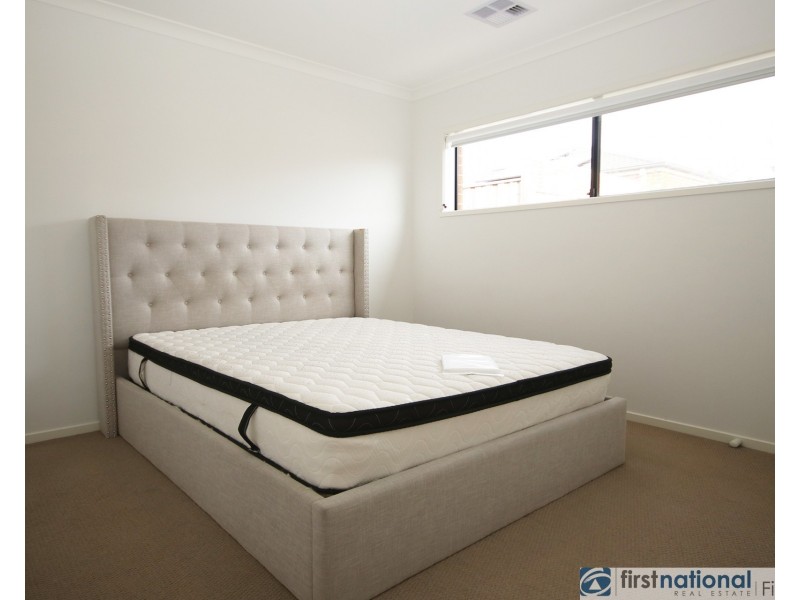 14 Kelton Avenue, Clyde North VIC 3978