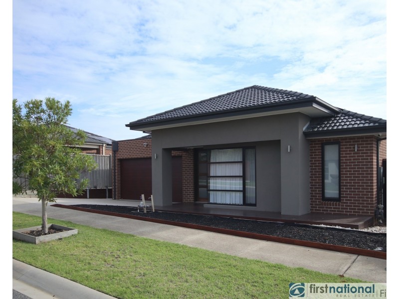 14 Kelton Avenue, Clyde North VIC 3978