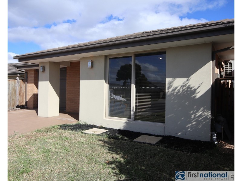 9 Annabella Street, Cranbourne East VIC 3977