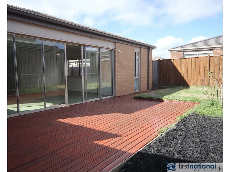 9 Annabella Street, Cranbourne East VIC 3977