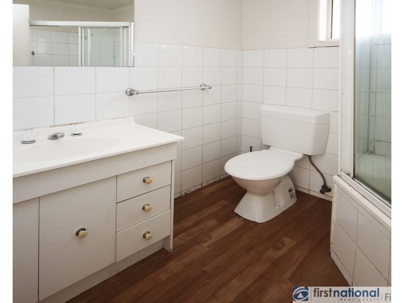 2/25 Rouse Street, Cranbourne VIC 3977