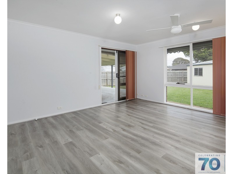 8 Bundjil Court, Cranbourne VIC 3977