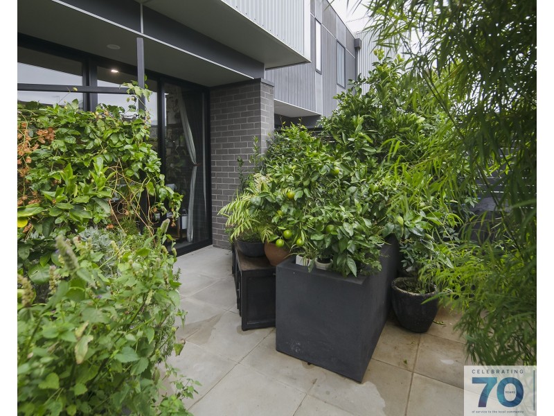 12B Alarah Boulevard, Cranbourne West VIC 3977