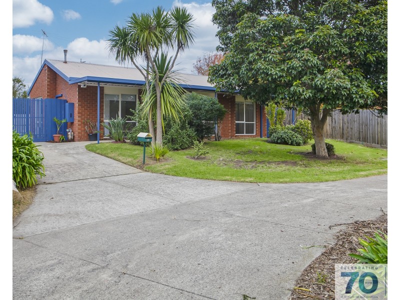 16 Leanna Court, Cranbourne West VIC 3977