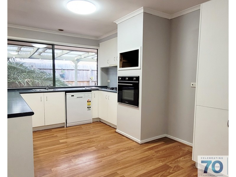 16 Neptune Place, Cranbourne West VIC 3977