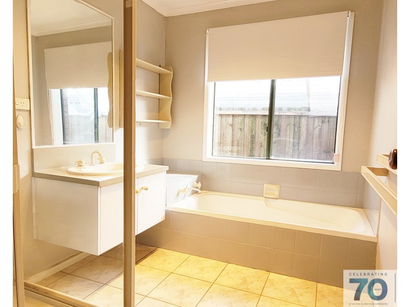 16 Neptune Place, Cranbourne West VIC 3977
