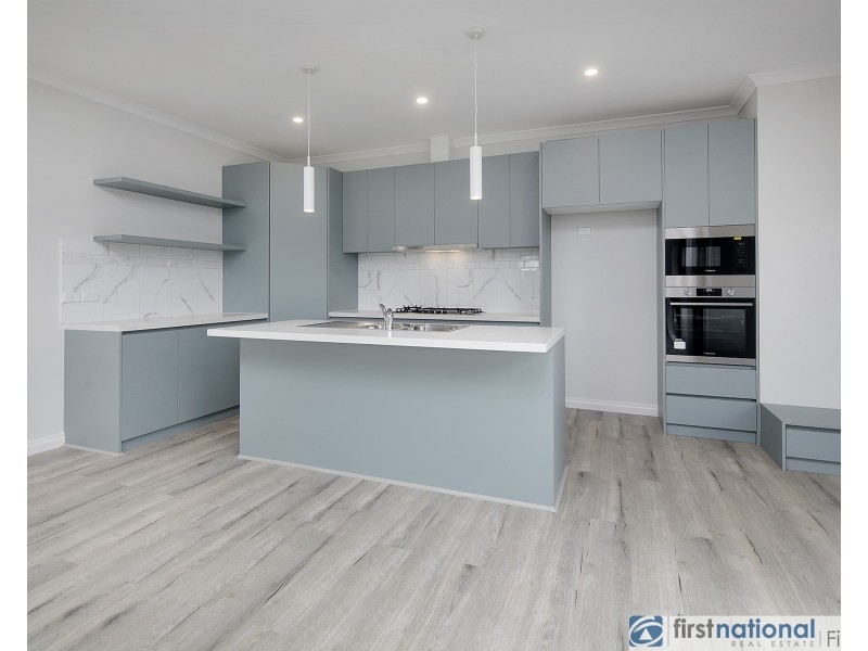 2/24 Damian Court, Cranbourne VIC 3977