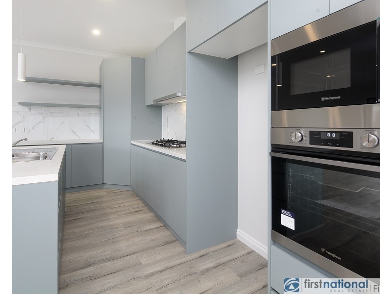 2/24 Damian Court, Cranbourne VIC 3977