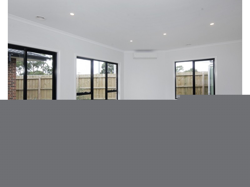 2/24 Damian Court, Cranbourne VIC 3977