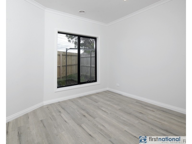 2/24 Damian Court, Cranbourne VIC 3977