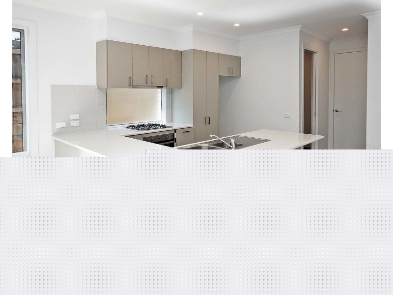 3/2 Mundaring Drive, Cranbourne VIC 3977