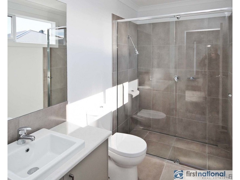 3/2 Mundaring Drive, Cranbourne VIC 3977