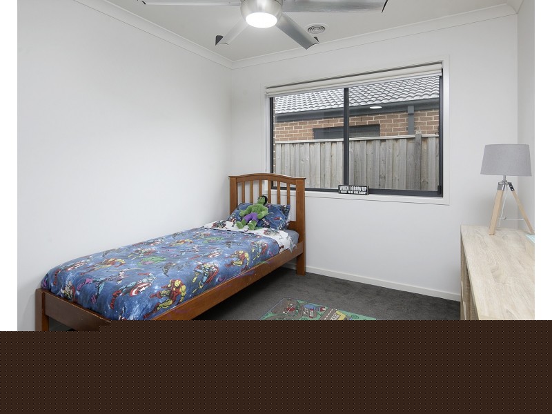 30 Saloon Circuit, Clyde North VIC 3978