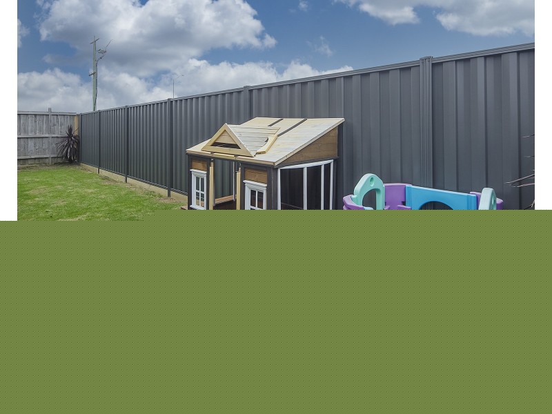 30 Saloon Circuit, Clyde North VIC 3978