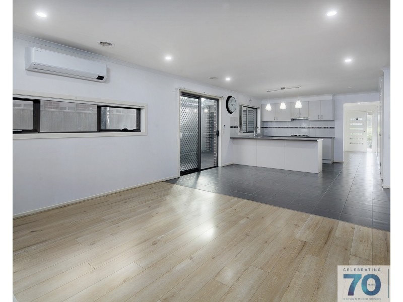 9 Evesham Street, Cranbourne North VIC 3977