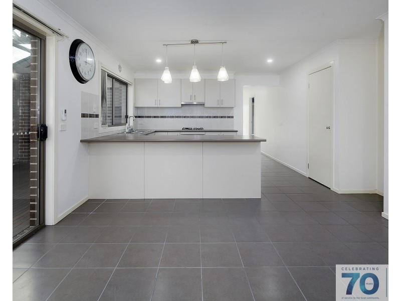 9 Evesham Street, Cranbourne North VIC 3977