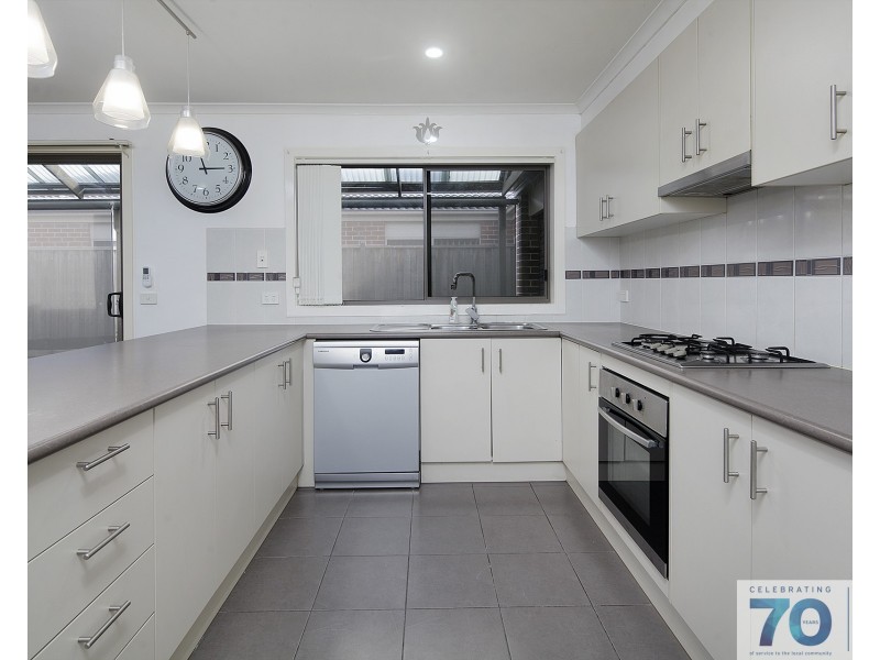 9 Evesham Street, Cranbourne North VIC 3977