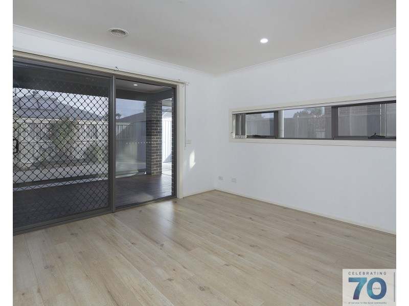 9 Evesham Street, Cranbourne North VIC 3977
