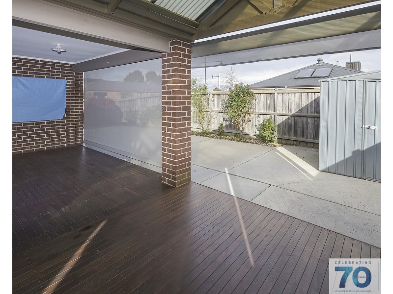 9 Evesham Street, Cranbourne North VIC 3977