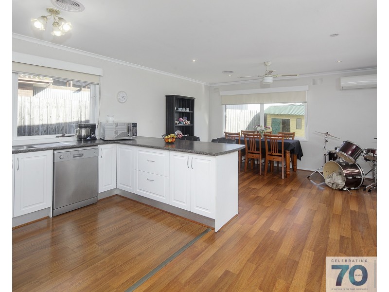 24 Ruffy Drive, Cranbourne VIC 3977