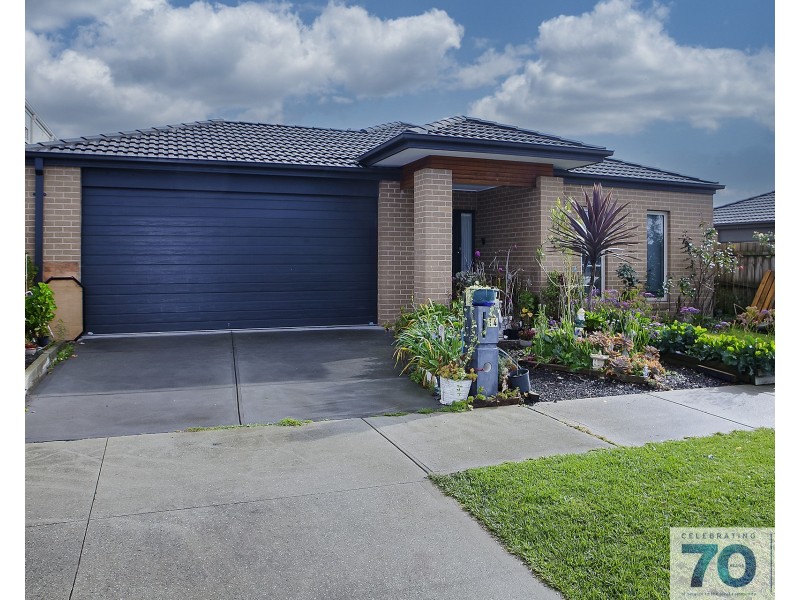 14 Fiorelli Boulevard, Cranbourne East VIC 3977