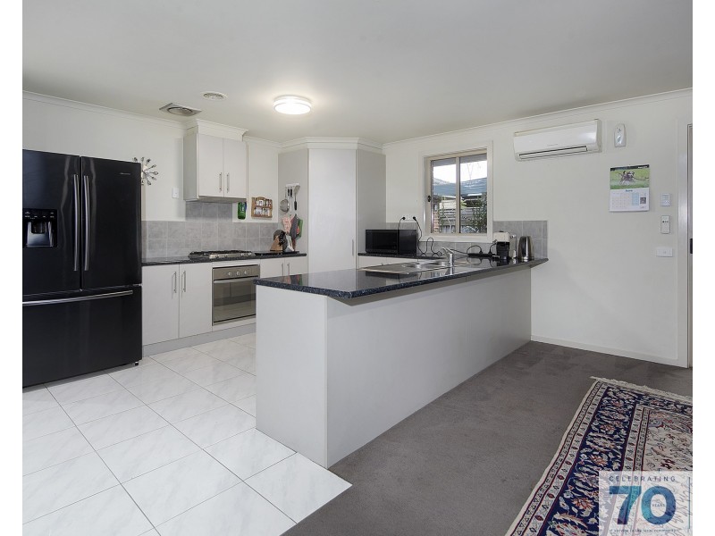 9 Dryandra Place, Cranbourne VIC 3977