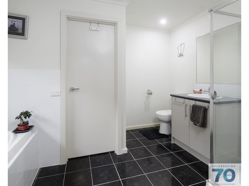 9 Dryandra Place, Cranbourne VIC 3977