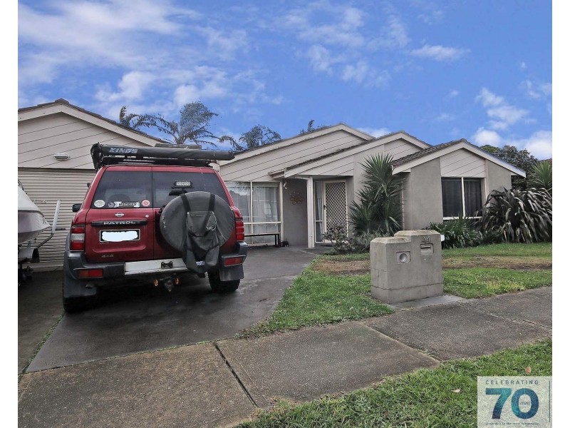 44 Willora Crescent, Cranbourne West VIC 3977