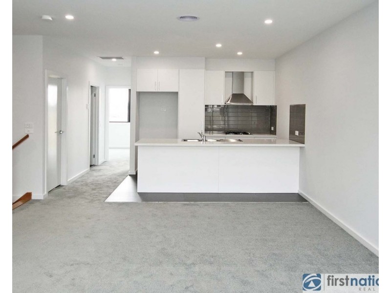 8 Push Pea Way, Cranbourne West VIC 3977